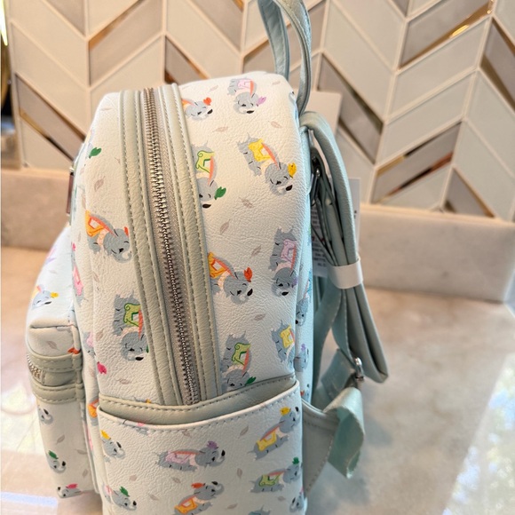Disney parks dumbo loungefly backpack nwt - Picture 4 of 4